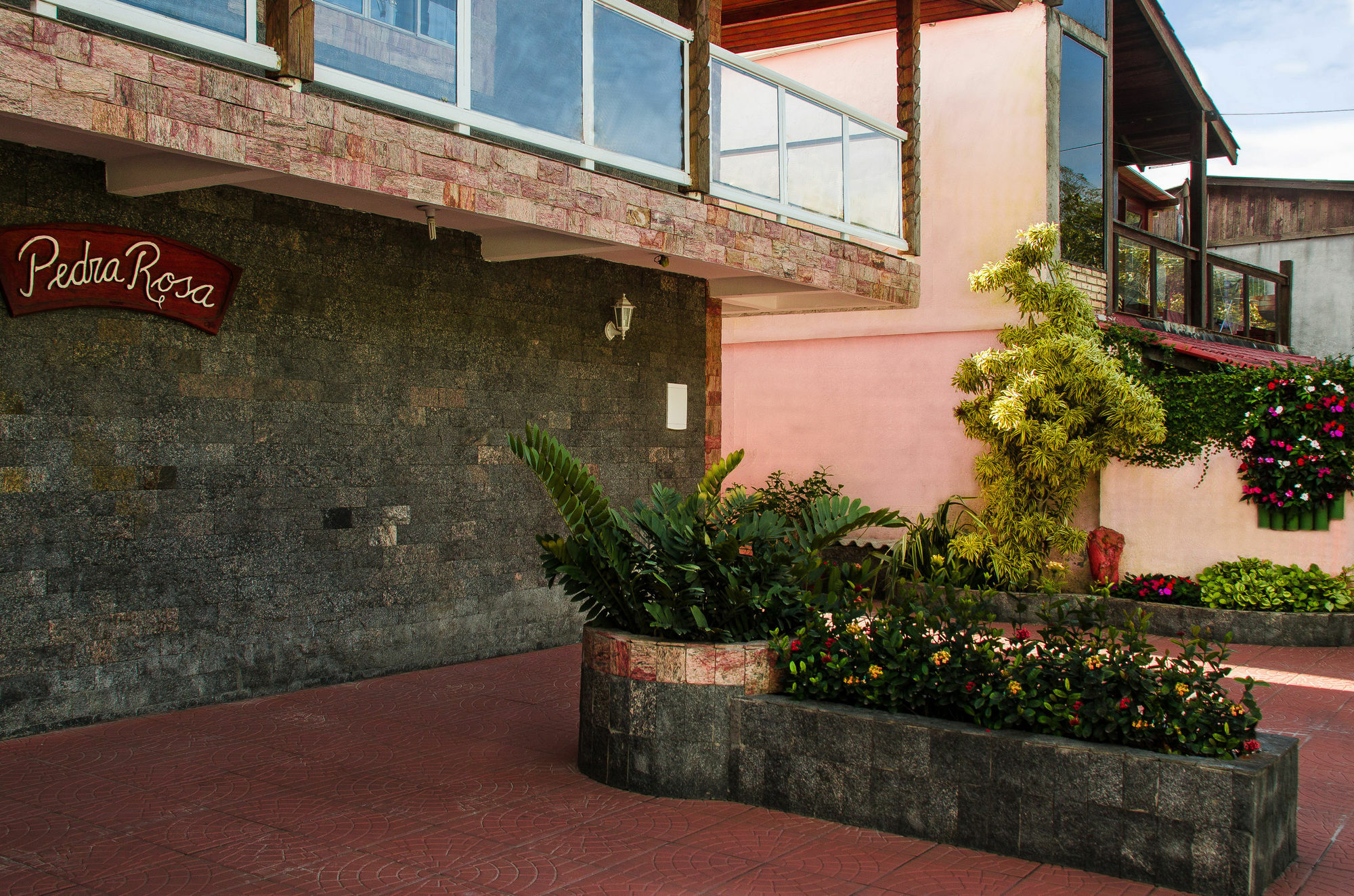 Pensão Pedra Rosa 2*